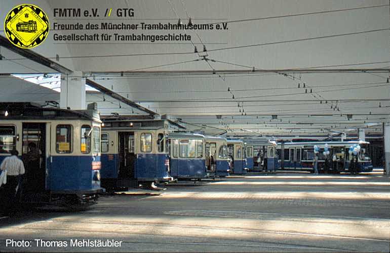 Ausstellung der Museumswagen im Betriebshof 2 im Jahr 1995