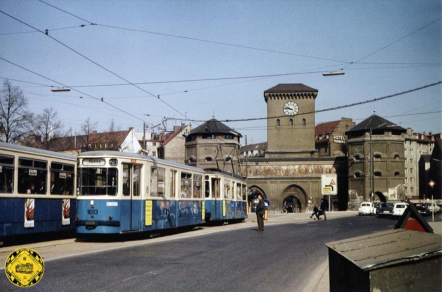 Die erste Großserie von Lenkdreiachs-Großraumwagen war dann die von 1953 bis 1955 beschaffte Serie m 3.64