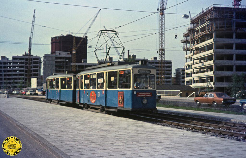Der Beiwagen 1509 des historischen Wagenbestandes wurde 1976 anlässlich der Hundertjahrfeier der Münchner Trambahn gründlich aufpoliert.