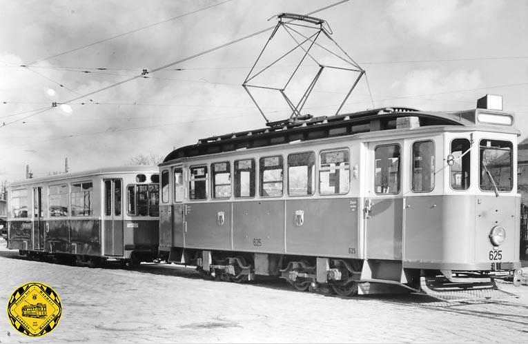 Probeweise Zusammenstellung des E-Triebwagens 625 mit dem m4-Beiwagen 1711 am 22.11.63 auf dem Gelände der Hauptwerkstätte. 