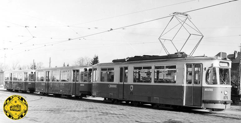 Erfinderisch geben sich die Verkehrsbetriebe im Jahre 1963, als sie nach möglichen neuen Betriebsformen für M-Wagen suchen. Am 22.11.63 werden Fahrversuche mit einem Dreiwagenzug aus einem Trieb- und zwei Beiwagen unternommen. 