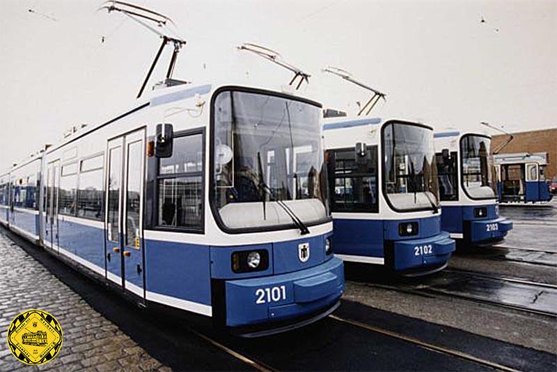 Die ersten drei Serienwagen des Typs R 2.2 beim Fototermin am 31.10.1994.