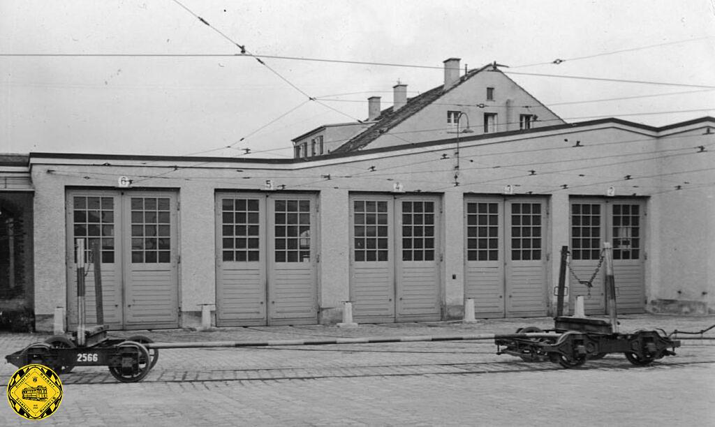 Nach dem Krieg wurden die Mauern der Wagenhallen abgerissen und nur die Busgebäude und die Gebäude der Fahrleitungswerkstätte, allerdings in stark vereinfachter Form, wieder aufgebaut.