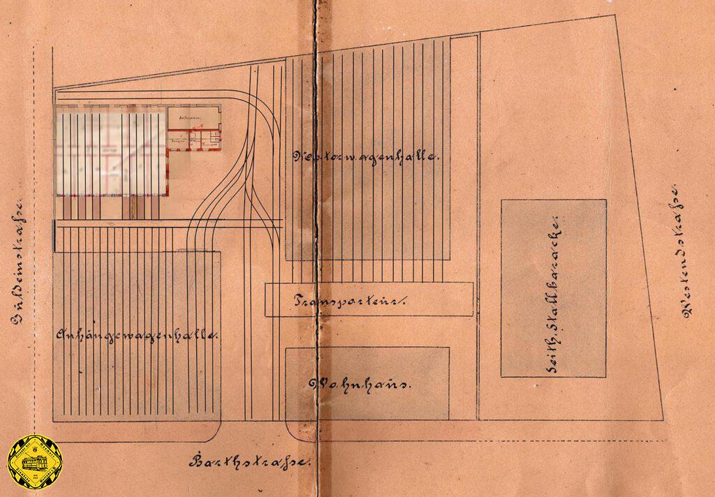 Am 28. August 1899 begann man mit dem Umbau des Heu- und Strohmagazins in eine Motorwagenhalle, in welcher auf 9 Gleisen bis zu 36 Vierachser in Viererfolge aufgestellt werden konnten. Am 9. Dezember begann man damit, in die Pferdebahnwagenhalle eine zweigleisige Betriebshofwerkstätte mit Raum für 4 Motorwagen einzubauen;