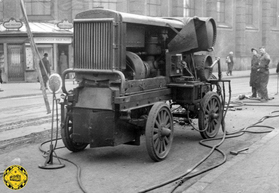 Das ist der Kompressor-Wagen VIII im Januar 1943 bei Reparaturarbeiten.