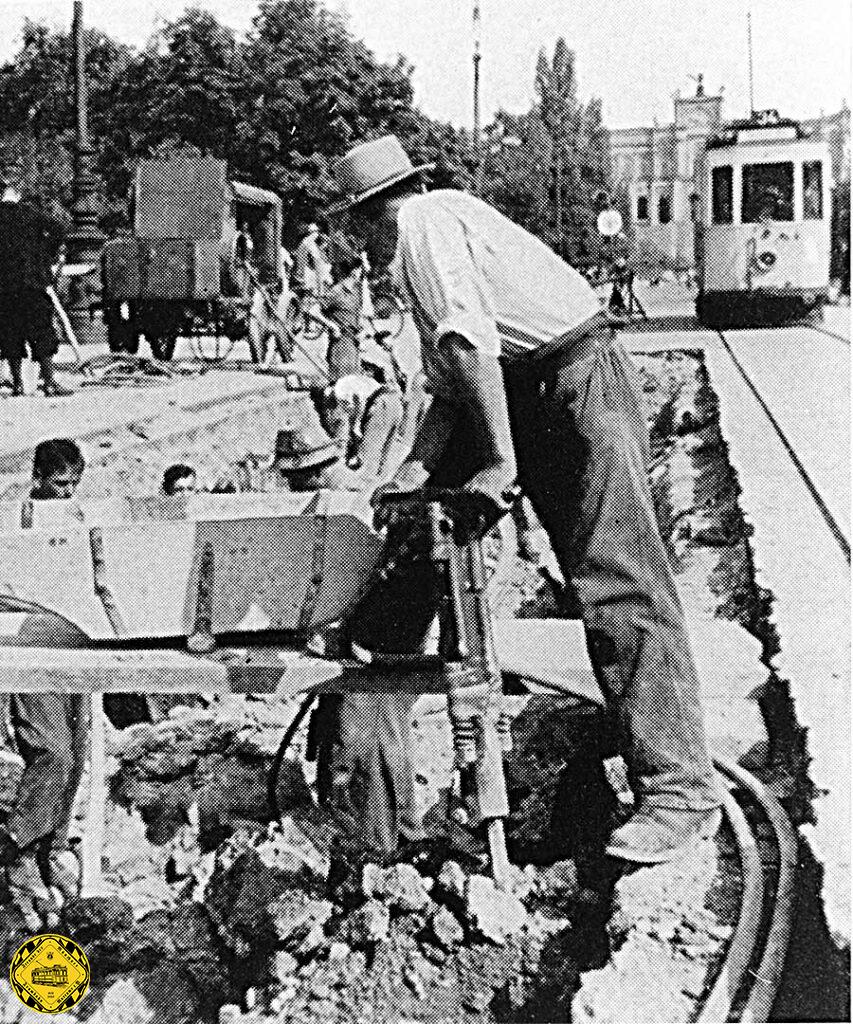 Die Kompressorwagen der Münchner Tram im Wandel der Zeit: es begann mit Vollgummireifen und die Bauart erinnert etwas an Planwagen aus Wild-West-Filmen. Die Bauart ist aber immer gleich geblieben: 600V-Motor treibt Kompressor an und die Druckluft wird in Druckkesseln gespeichert.