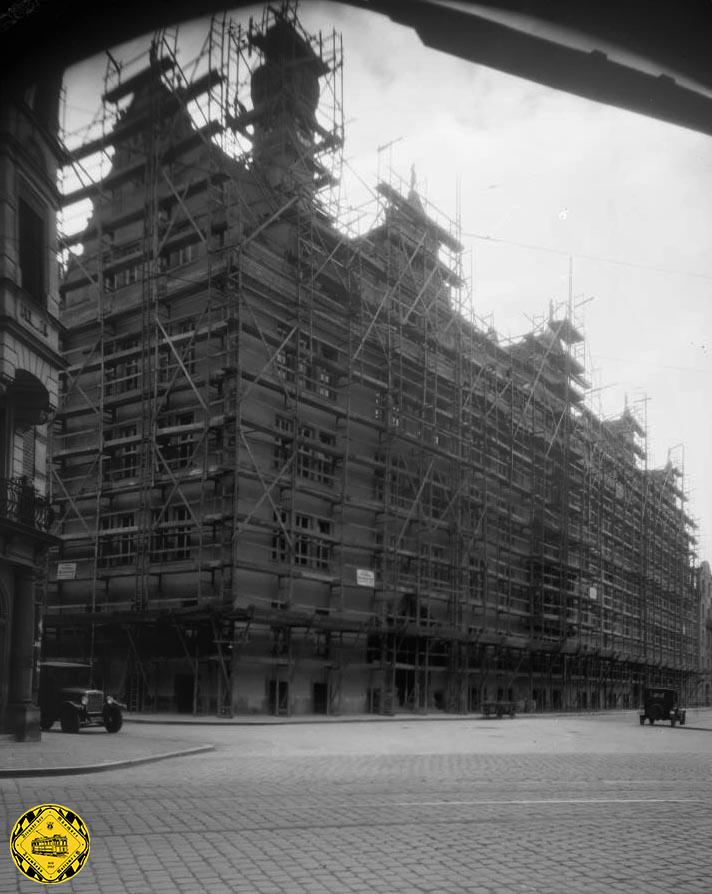 1928: Bau der Kerschensteiner Gewerbeschule an der Liebherrstraße.