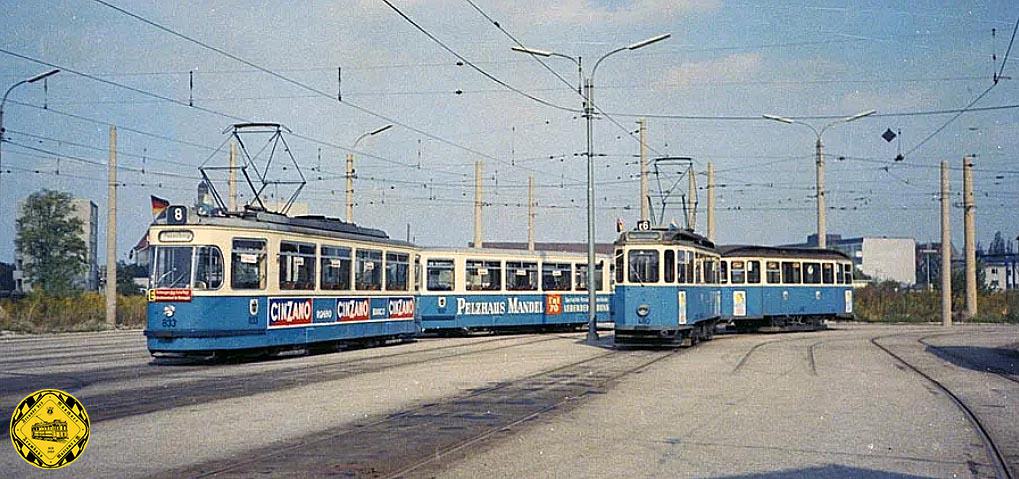 Am 29. September 1969 stehen der M3_m3-Zug 833/1697 der Linie 8 und der D6_f1-Zug 480/1352 der Linie E6 auf der Freifläche westlich des Depot an der Soxhletstraße