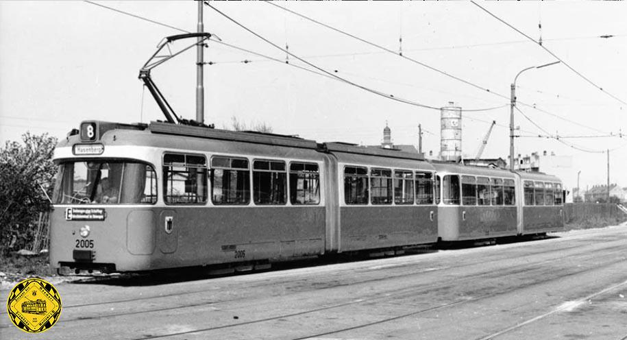 P3-Tw 2005+p3-Bw 3005 steht am 20.4.1968 im Betriebshof Soxhletstraße dort, wo heute die Berlinerstraße entlang geht.