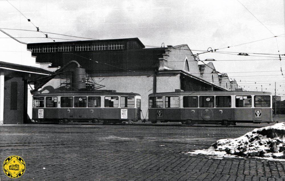 Der Bahnhof 5 war der erste Münchner Betriebshof, der mit modernen Wasch- und Wartungshallen ausgerüstet wurde. Die kleine, heizbare Wagenhalle 1 wurde in den Jahren 1956/57 ZU einer Wartungshalle umgebaut, der im Oktober 1957 begonnene Neubau einer Waschhalle war im Mai 1958 vollendet.