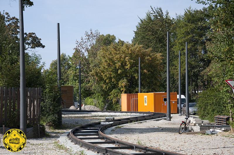 Ab dem 21.5.2010 bis in den Herbst 2011 wurde die Strecke vom Effnerplatz über Cosimastraße und  Englschalkingerstraße nach St. Emmeram gebaut. Der 1. Spatenstich für diese neue Tramstrecke war am 21.5.2010.

Die Baustelle der Kehrschleife am 24.September 2011.