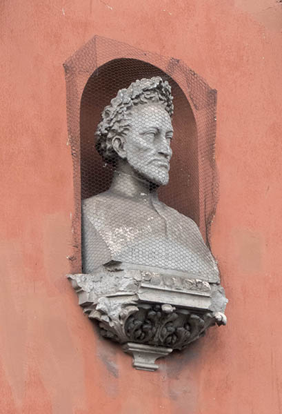 Der Platz  wurde 1877 benannt nach Jakob Balde (1604 – 1668). Er war einer der bedeutendsten Jesuitendichter Münchens; seine lateinische Dichtung bildet eine Art Prolog für das aufkommende Zeitalter des Barock und des Rokoko.