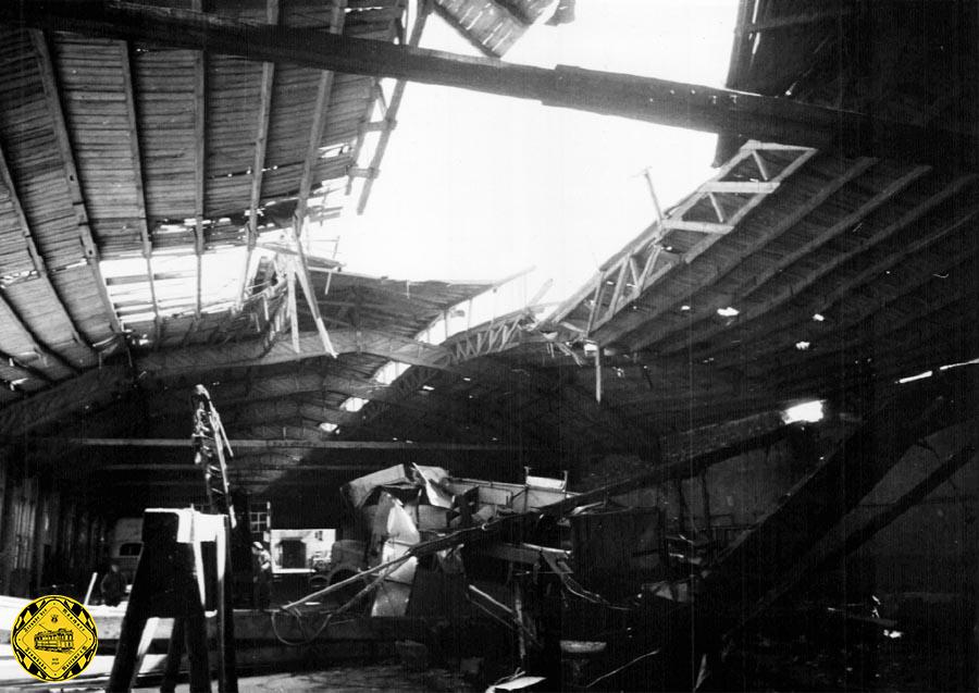Nach Beendigung der Kampfhandlungen waren noch 45% der Hallenfläche überdacht. Noch im Jahre 1945 erhielt die Omnibushalle wieder ein Dach, die Hallen 2 und 3 wurden im Jahre 1948 wieder hergestellt.