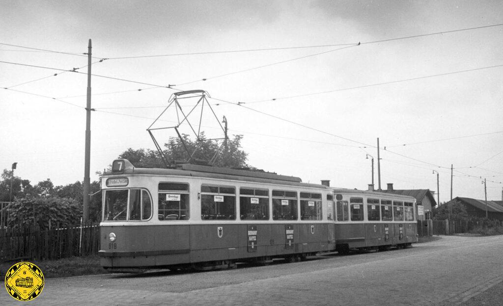 Die Endhaltestelle verfügte über ein von Norden her anschließendes Hinterstellgleis, auf dem hier am 31. Juli 1959 der M3/m3-Zug 818/1617 abgestellt ist