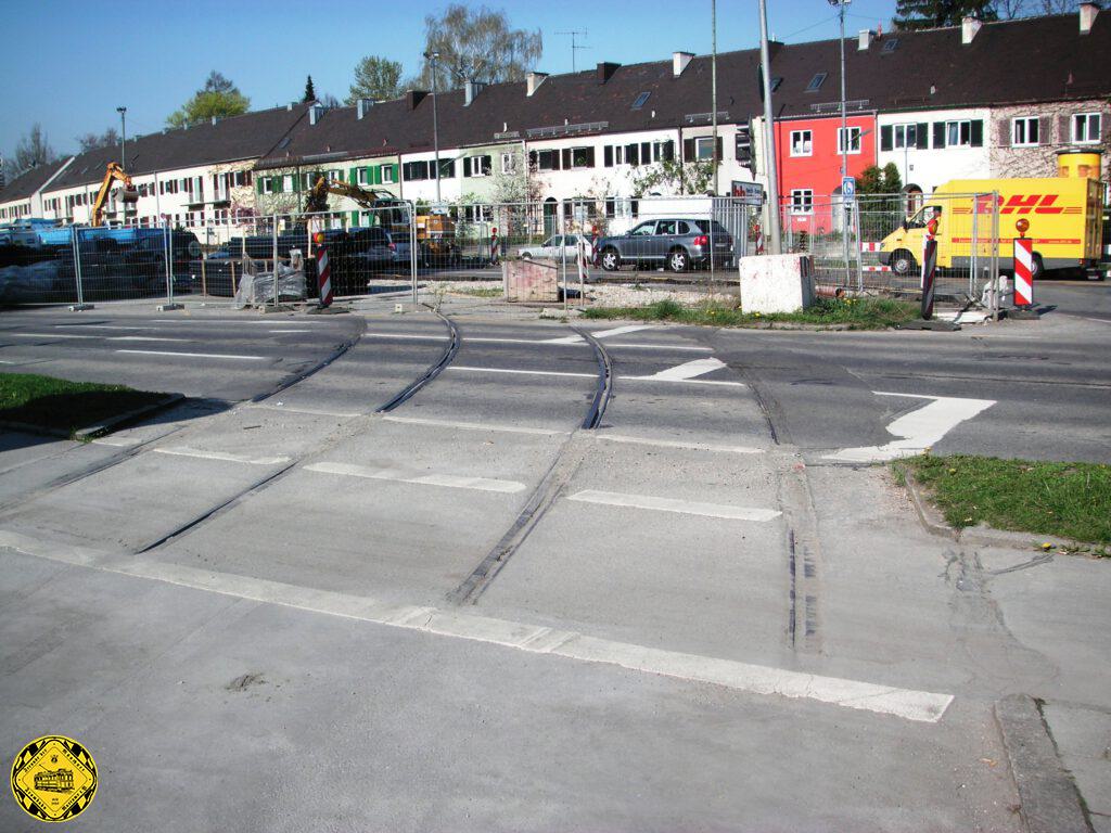Ab dem 21.5.2010 bis in den Herbst 2011 wurde die Strecke vom Effnerplatz über Cosimastraße und Englschalkingerstraße nach St. Emmeram gebaut. Der 1. Spatenstich für diese neue Tramstrecke war am 21.5.2010. Dazu mussten zuerst die alten Gleisreste, wie weitgehend erhalten waren, ersetzt werden.