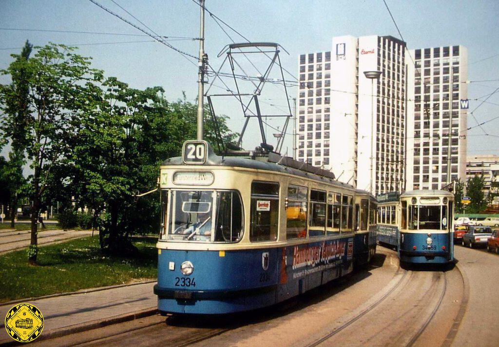 Die Linie 20 schnupperte schon 1904 unten an der Montgelasstraße, fuhr allerdings als Dritte im Bunde ebenfalls ab 07.04.1961 erst hier vom Effnerplatz ab zum Tierpark. Der letzte 20er startete hier am 02.06.1996, inzwischen nach Moosach.