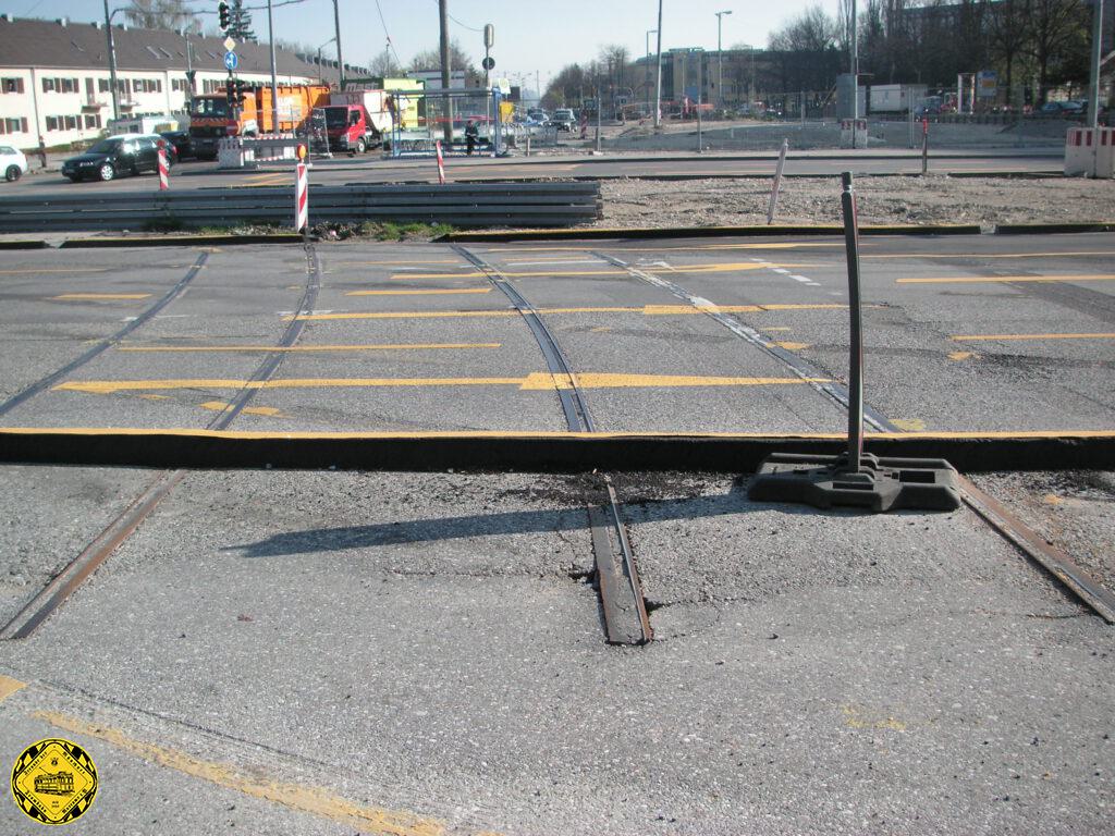 Ab dem 21.5.2010 bis in den Herbst 2011 wurde die Strecke vom Effnerplatz über Cosimastraße und Englschalkingerstraße nach St. Emmeram gebaut. Der 1. Spatenstich für diese neue Tramstrecke war am 21.5.2010. Dazu mussten zuerst die alten Gleisreste, wie weitgehend erhalten waren, ersetzt werden.