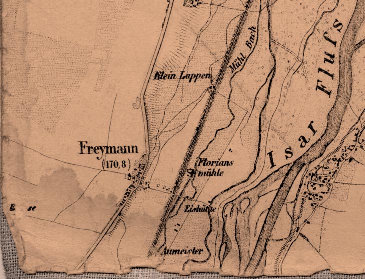Im Jahr 950 ist der Ortsname Freimann ("ad frienmannun") zum ersten Mal in einer Urkunde schriftlich überliefert. Jahrhundertelang bleibt Freimann ein bescheidenes Bauerndorf an der Straße nach Freising mit zwei großen und etwa einem Dutzend kleineren Anwesen. Später ist auch im 19.Jahrhundert die Schreibweise "Freÿmann" auf Karten zu finden.