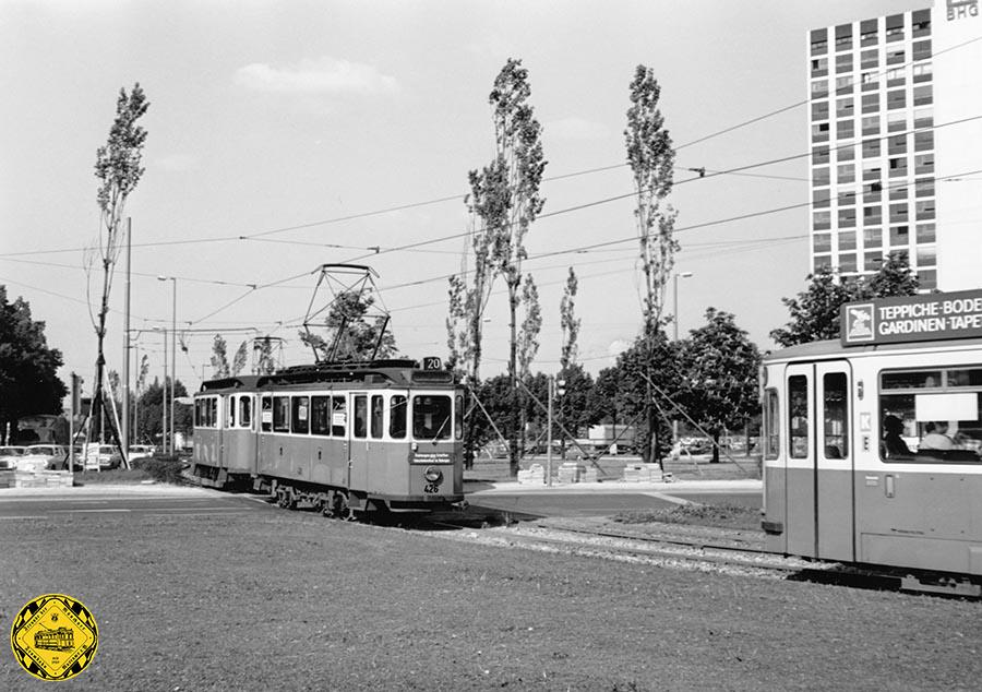 Zwischen 1970 und 1980 fuhr die Trambahn schon mal über den Effnerplatz auf einer ähnlichen Gleisführung wie heute auf ihrem Weg zum Cosimapark.