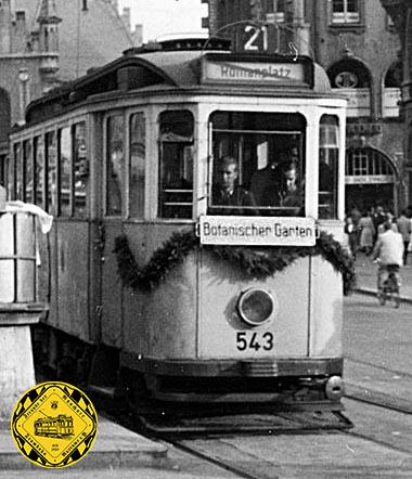 Ab 01.06.1920 bis  28.05.1983 (mit Unterbrechungen) verkehrte die Linie 21 über den Romanplatz hinaus bis zu zur erstem Schleife an der Menzingerstraße zum Botanischen Garten. 