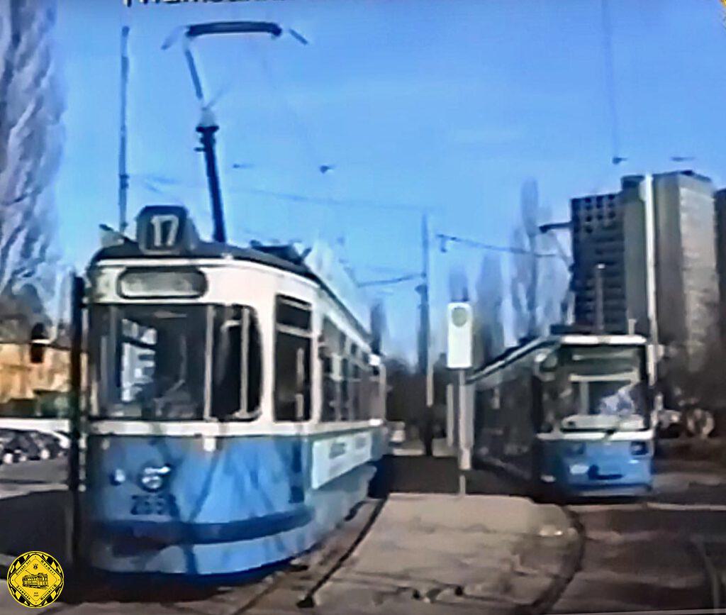 Die Linie 17 hatte hier ein Gastspiel vom 01.06.1996 bis 05.11.2011 und fährt jetzt wieder ab 10.12.2017 mit bautechnischen Unterbrechungen hier vorbei.