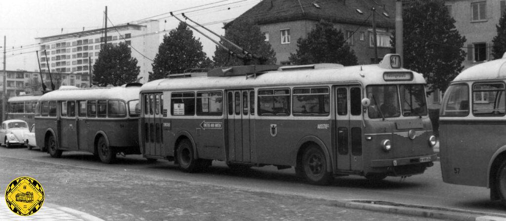 Obus-Impressionen am Romanplatz: Anhänger 29 (Rathgeber, 1949) hinter einem KME 160 auf der Obus-Linie 58. Foto: SWM
