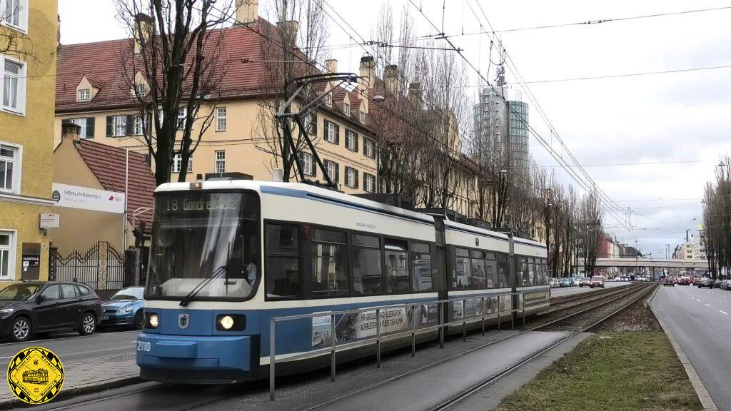 Als am 23.05.1993 die Linie 18  begann, Stammgast am Gondrellplatz zu werden, kam sie natürlich auch hier regelmäßig vorbei.