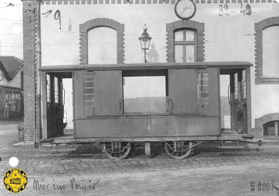 Auf Fahrgestellen offener Sommerbeiwagen (ex Dampfbahnbeiwagen) der Nummernreihe 356-375 wurden vermutlich auch die Salzwagen des Typs s 1.52 zwischen 1896 und 1912 von der Städtischen Straßenbahn aufgebaut. 