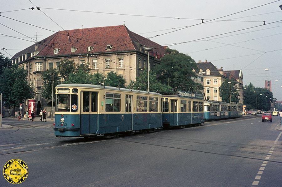 Des Verkehrsmeisters Leid, des Fotografen Freud: ganz exotisch ein verirrter Wagen der Linie 29 auf dem Goetheplatz.