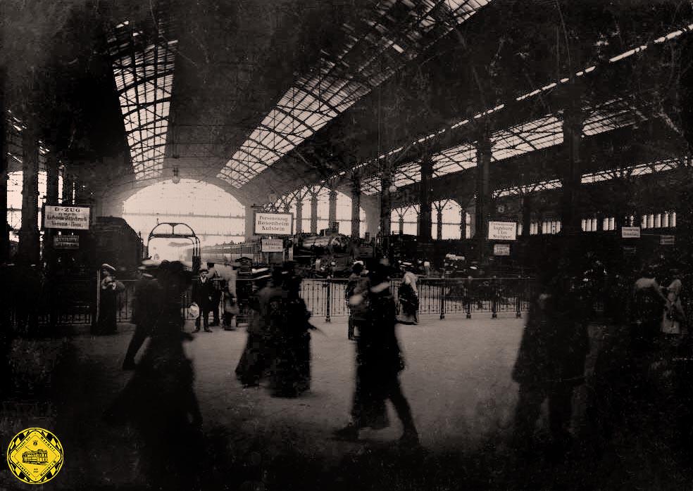 Ein seltenes Bilddokument der großen Bahnhofshalle des Hauptbahnhofs  im Jahr 1912.