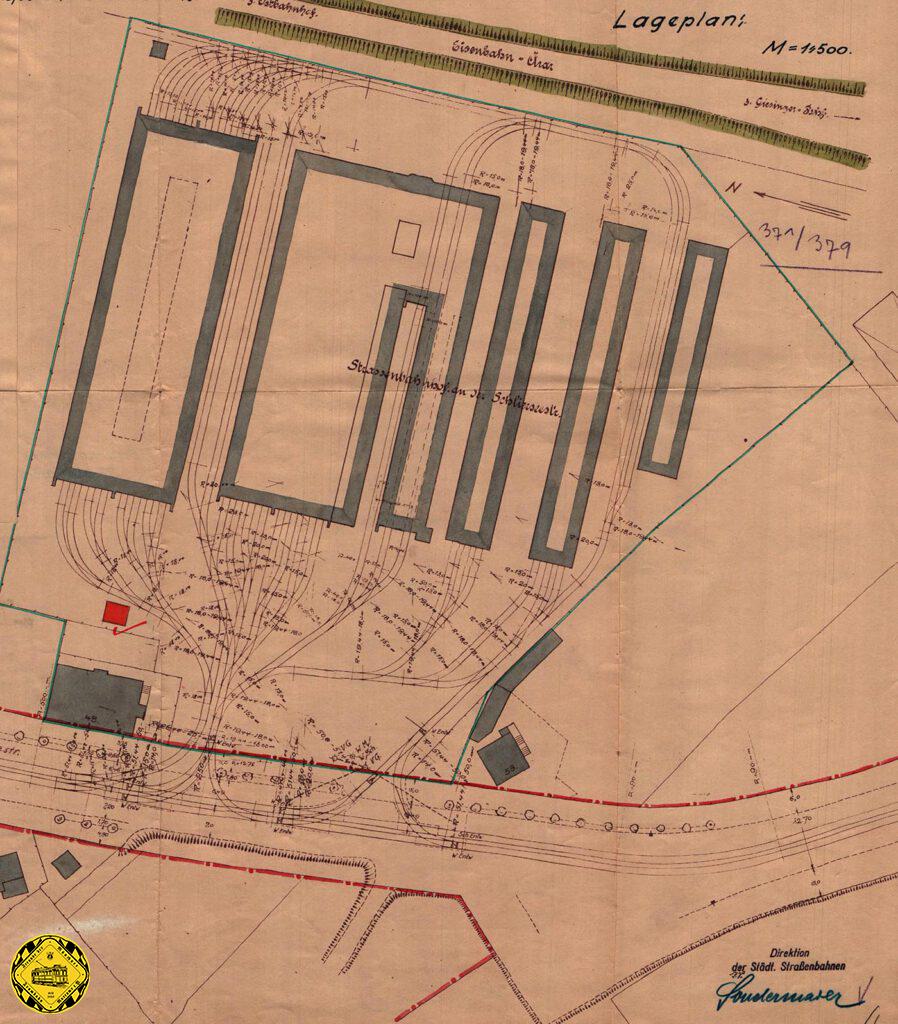 Damit hatte der Betriebshof 7 an der Schlierseestraße seinen maximalen Vorkriegs-Ausbau erhalten. Die neue Wagenhalle hatte einen eigenen Gleisanschluss bekommen und konnte durchfahren werden, was den Betriebsablauf deutlich vereinfachte.