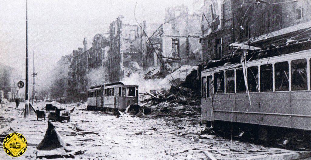 1944 gab es in der Bayerstraße Totalschaden an den Häusern und den Trambahnwagen. Ein Trambahnbetrieb war ab da nicht mehr möglich.