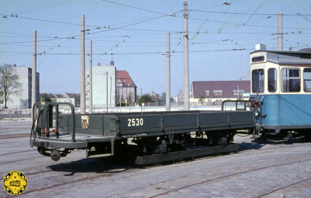 Die Wagen 2803,2805 und 2808 wurden 1965 zu Transportwagen (Niederbordwagen) q 10.48 Nr.2530-2532 umgebaut.