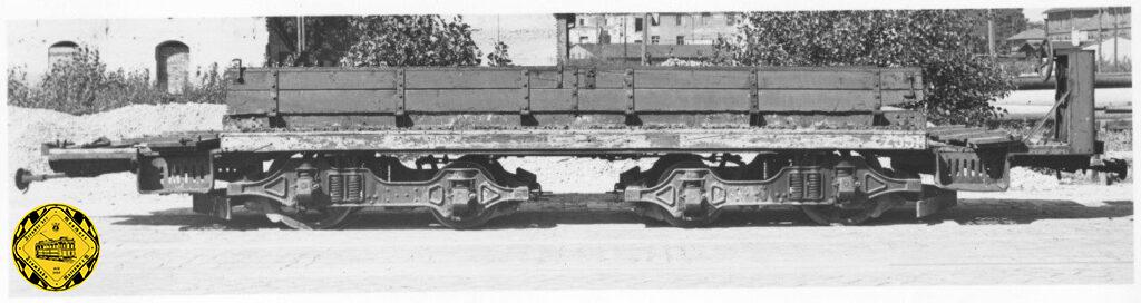 1944 baute das RAW Neuaubing auch auf Rahmen und Fahrgestellen kriegszerstörter A 2.2 und A 4.2 Triebwagen der Nr. 228, 229 und 277 die vierachsigen Transportwagen q 11.2 auf.