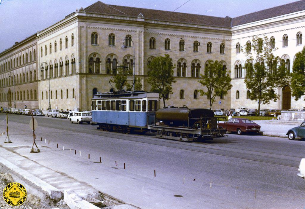 Der Wagen 871 / 2871 / 3921 wurde ab 1960 zum Unkrautvertilgungswagen umgebaut und ist als solcher heute im MVG Museum zu besichtigen. 