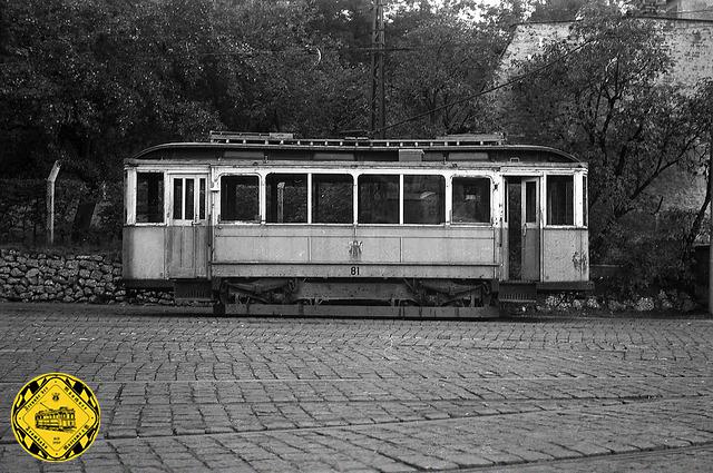 Aus dem heute polnischen Kattowitz kamen 1943 zehn Trieb- und zehn Beiwagen, die ursprünglich ab 1906 von MAN für die Nürnberger Straßenbahn gebaut wurden und 1941/42 nach Schlesien kamen.