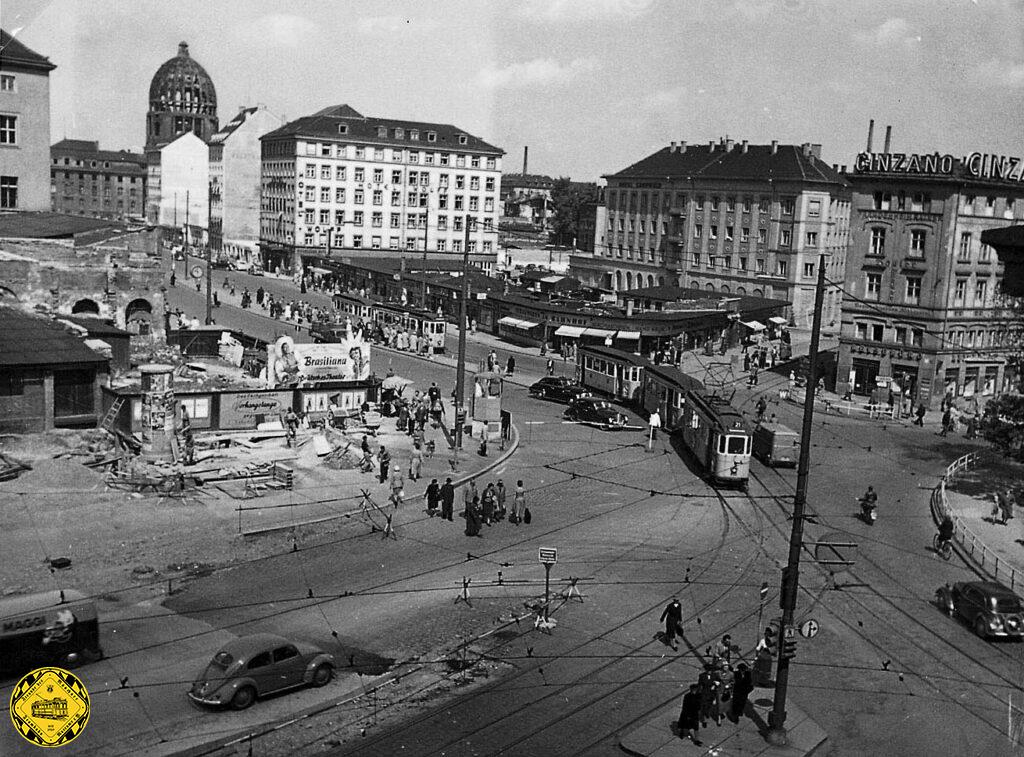 Bei manchen Perspektiven aus dieser Zeit muss man sich erst orientieren: der Nordteil des Bahnhofvorplatzes mit der Dachauerstraße und der Arnulfstraße.