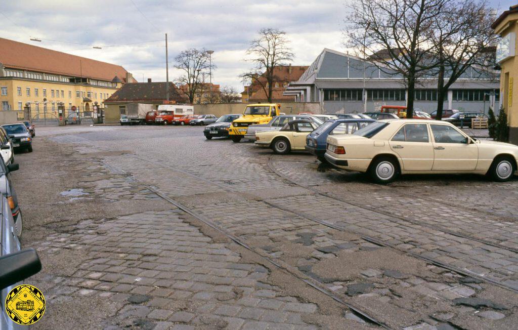 Und was bleibt: wie so oft Schienenreste, die Peter Hübner noch schnell fotografiert hat, bevor sie 2000 entfernt wurden.