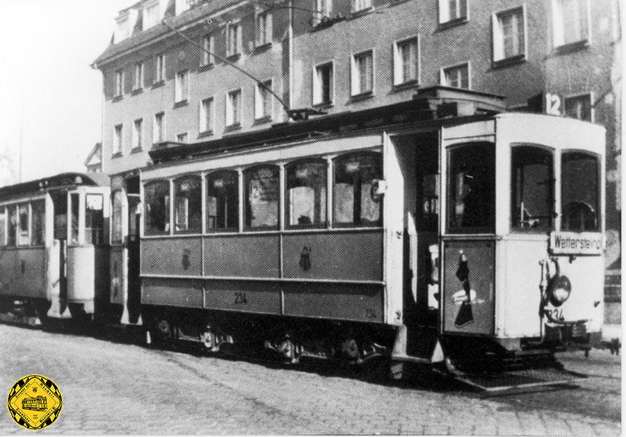 An der gleichen Stelle im Jahr 1954 nach dem Weltkrieg ein A-Wagen der Linie 12. 