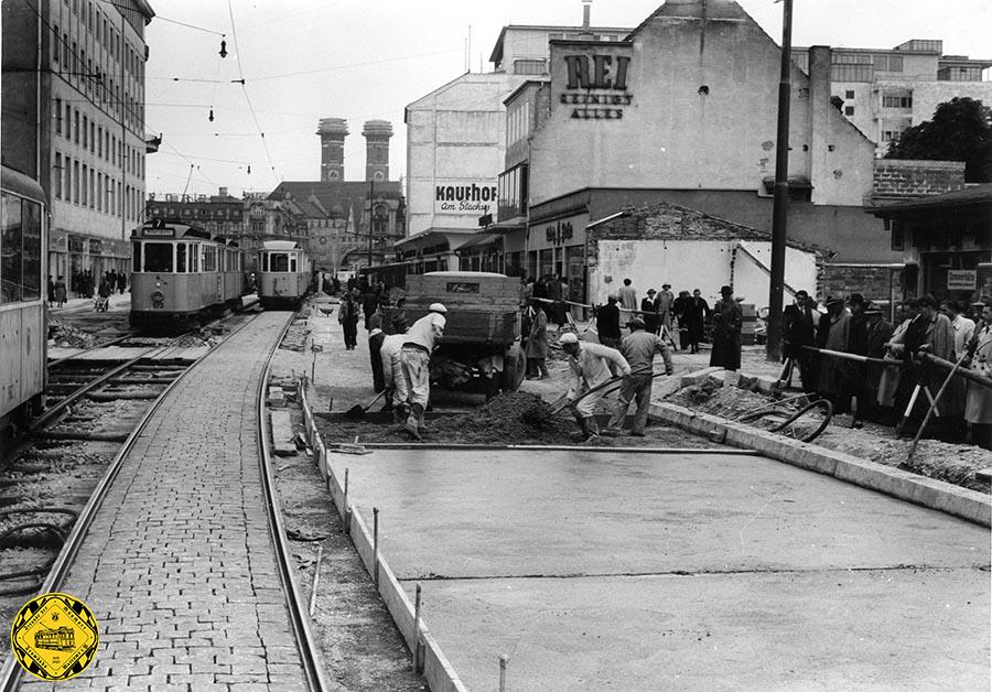 Eine weitere Gleiserneuerung und Umbau gibt es 1953: auf der Strecke durch die Bayerstraße zwischen Bahnhofplatz und Karlsplatz erfolgt  der Einbau eines 3. Gleises zur Vorsortierung in Fahrtrichtung Karlsplatz neben der Gleiserneuerung im restlichen Teil.