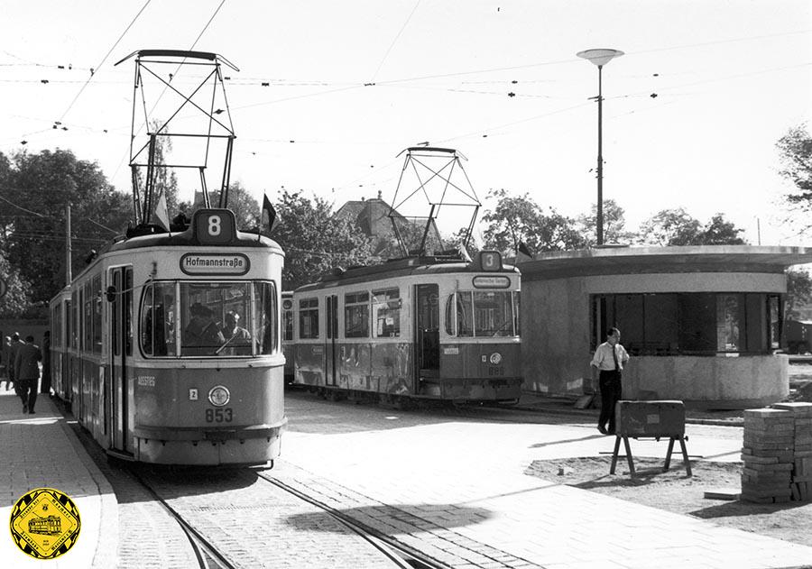 M3-Tw 853 auf der Linie 8 und M4-Tw 886 der Linie 3 am Scheidplatz kurz nach der Eröffnung am 25.9.1959