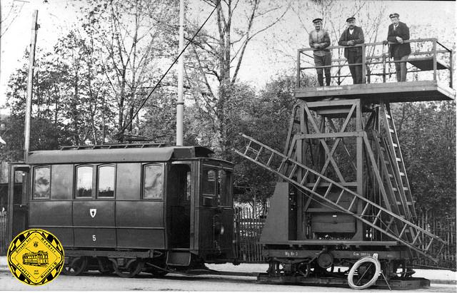 Auf dem Fahrgestell eines weiteren ausgemusterten Schuckert Triebwagens Z -.22 baute die Städtische Straßenbahn 1921 den Turmwagen t 1.31 Nr. 3 auf. Die Wagen 2892/2893 wurde 1957 ausgemustert. 