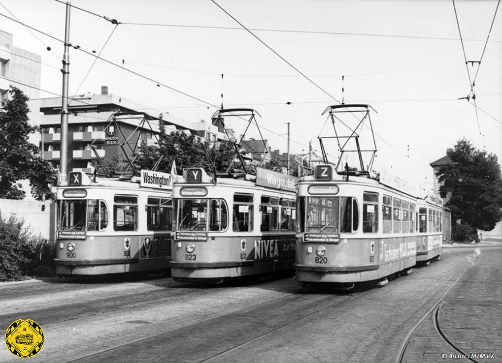 Die Olympialinien X, Y und Z im Bahnhof in Steinhausen. M-Wagen  TW900 TW823 TW820