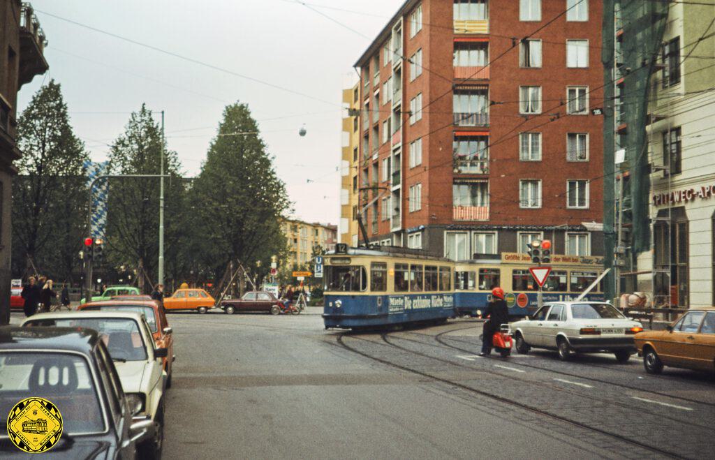 Oft monatelang vom 19.11.1973 bis ins Jahr 1978 wird die Strecke über den Hohenzollernplatz von der Augusten-, Görres- und Tengstraße kommend für den U-Bahnbau stillgelegt. Am 19.10.1980 wird die Trambahnstrecke durch die Tengstraße stillgelegt.
Im Jahr 1996 gibt es eine neue Gleisverschwenkung am Hohenzollernplatz und die Anlage der bis heutigen aktuellen Haltestellen.