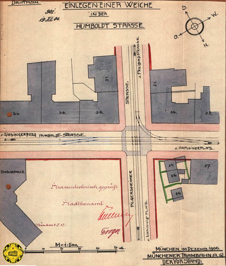 Nur nicht irritieren lassen, der obere Plan hat oben Norden und der rechte Plan hat Süden oben. Aber beide und noch einige andere Pläne zeigen, wie variabel die Planungen der Abzweige-Möglichkeiten an der Kreuzung der Linie XII und V an der Pilgersheimerstraße/Humboldtstraße waren. Rechts im Plan von 1906 ein Gleis von der Humboldtstraße stadtauswärts in die Pilgersheimerstraße zur Freibadstraße und oben datiert mit Februar 1896, also zehn Jahre früher, stadteinwärts vom Kolumbusplatz kommend zum Mariahilfplatz. Im Linienbetrieb wurden diese Strecken nicht genutzt, es ging um eine bessere Abwicklung des Ein- und Ausrückverkehrs.