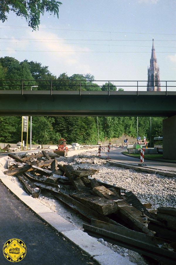 Erst ab 1993 wurden dann die Schienen am Giesinger Berg entfernt und die Straße und Fahrbahnbelag zurück gebaut (Bild: Peter Franz).