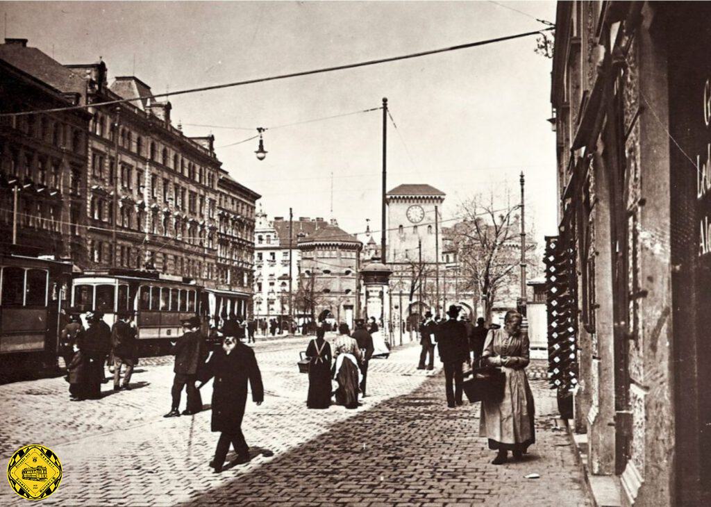 Nachdem am 17.5.1907 die Strecke durch die Baaderstraße zwischen Rumford und Fraunhoferstraße und ab  17.5.1907 bis Baldeplatz (Isar-Parallele) in Betrieb geht, ergibt sich für den Isartorplatz dieses Gleisbild.