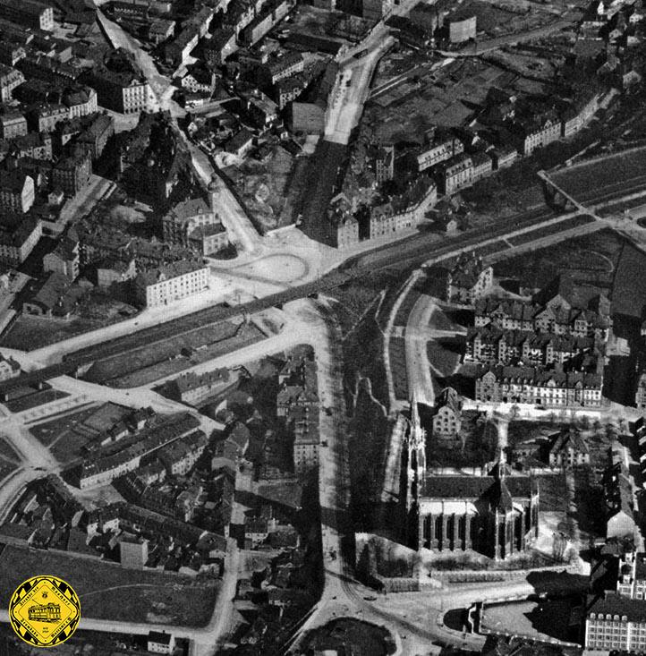 Quasi GoogleEarth aus dem Jahr 1918: die Schleife auf dem Kolumbusplatz über die Giesinger Kirche gesehen. Im Hintergrund sieht man sogar noch einen Wagen auf der Strecke in der Falkenstraße. Die Schleife am Kolumbusplatz wurde im Oktober 1915 in Betrieb genommen.