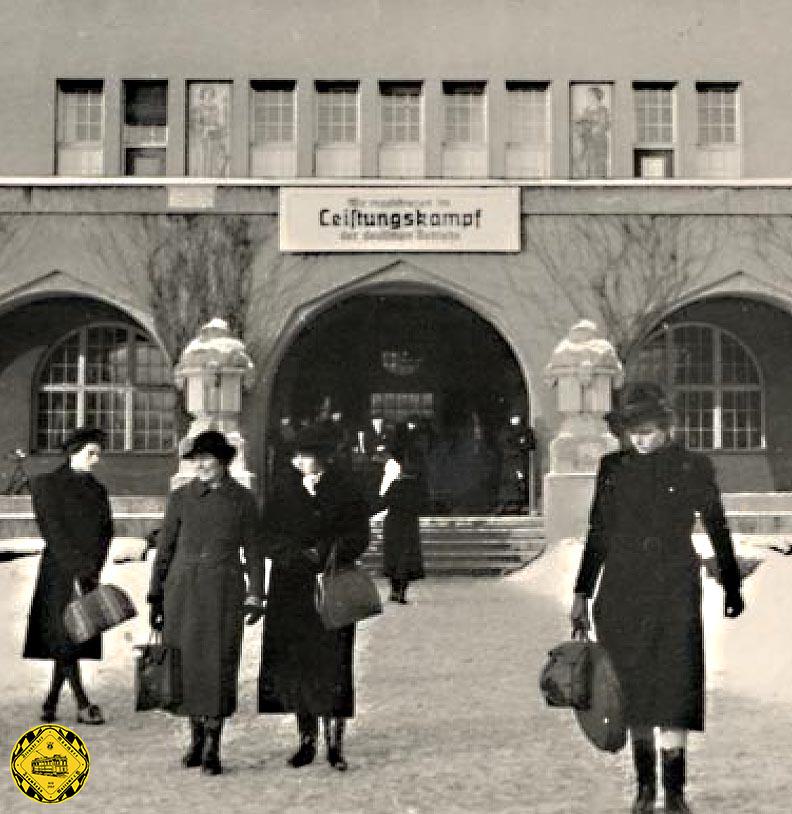 Das Schwabinger Krankenhaus wurde weitgehend verschont bei den Luftangriffen und wurde ab 1945 von den Amerikanern betrieben mit Ausnahme der Kinderklinik, die in städtischer Verwaltung bleiben durfte. 