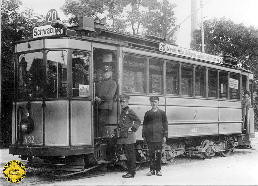 Der C1-Tw 432 wartet an der Endhaltestelle Thalkirchen Tierpark mit Personal im Jahr 1926 auf die Fahrt über den Karolinenplatz zum Kurfürstenplatz.